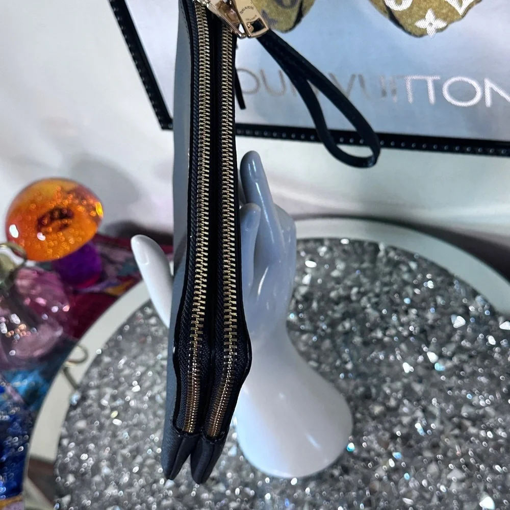 EUC Coach Double Zip Wallet/Wristlet in the color Midnight.
